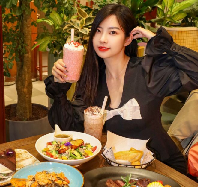 网红探店说实话称牛排硬的像鞋底随后被餐厅